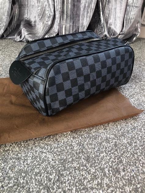 louis vuitton wash bag black